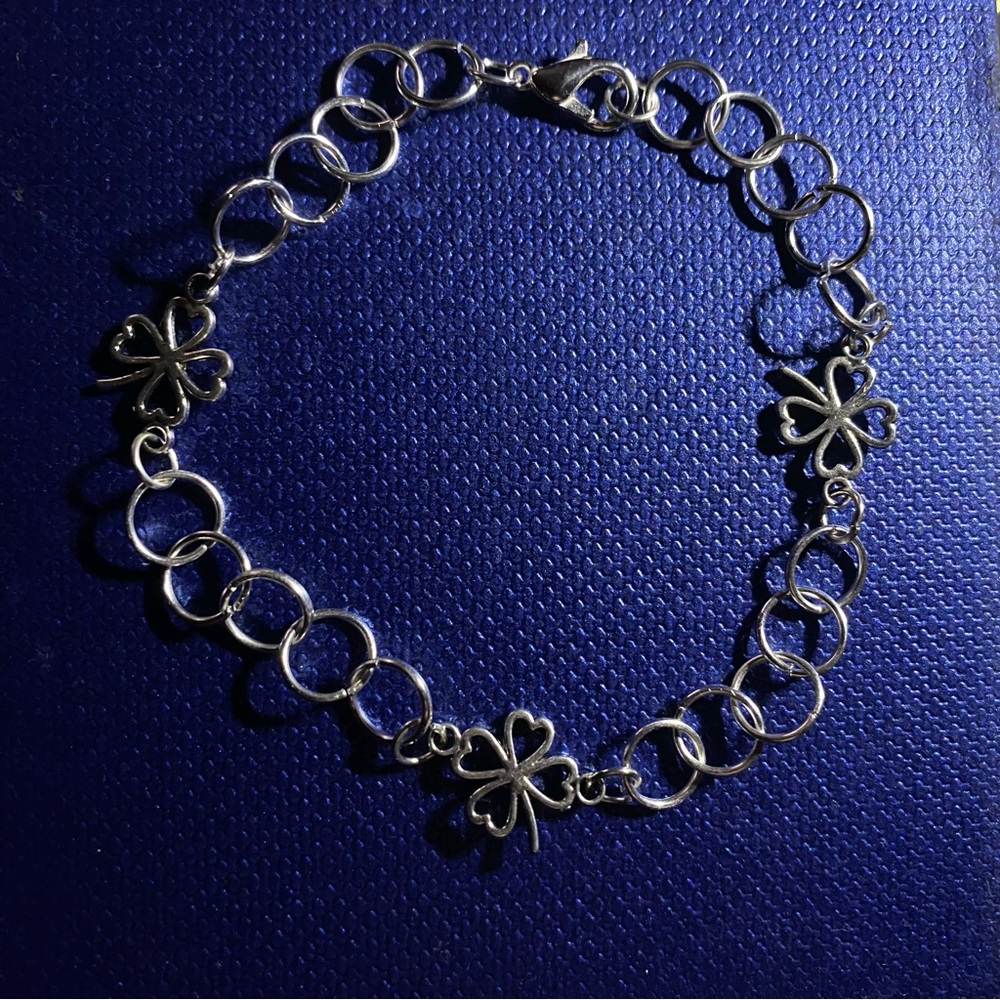Handmade jump ring silver colored 4 leaf clover bracelet